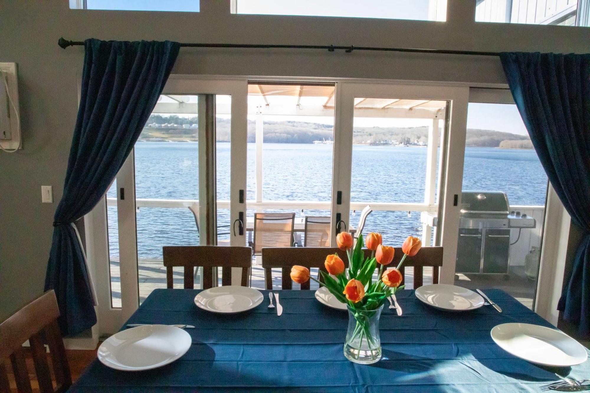 Spectacular Home With A Amazing Ocean - River View Groton Exterior photo
